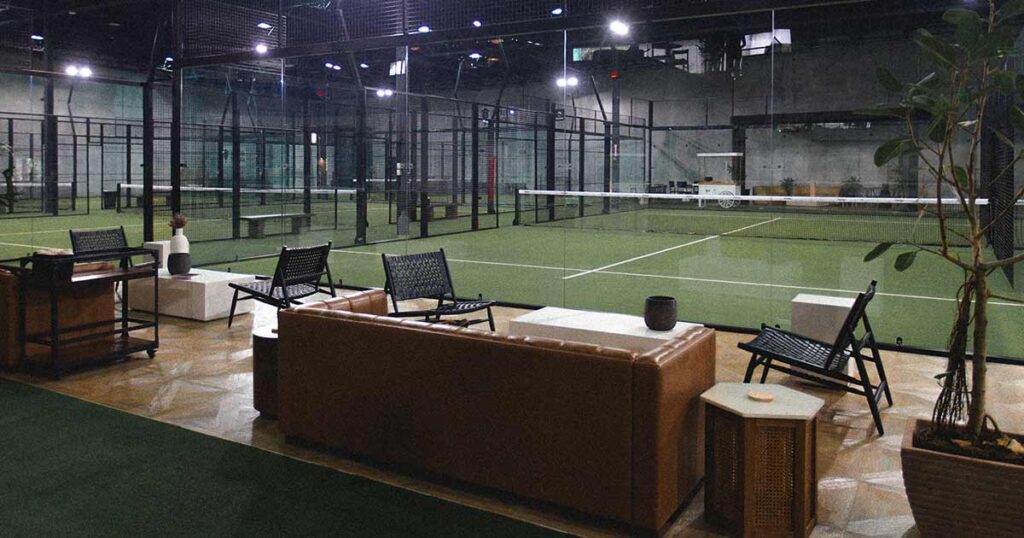 Padel Lounge watch while they play - luxury padel palm beach | Replay Club
